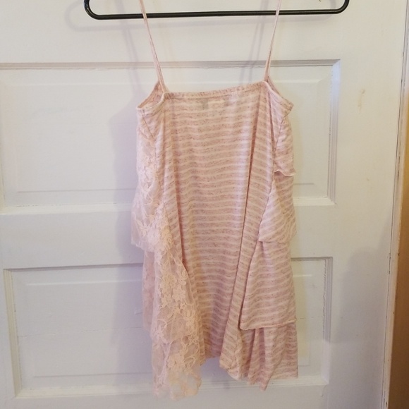 Ruffled pink tank top - Picture 3 of 4